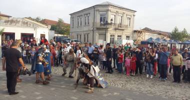 Stire din Politică-Administrație : Locuitorii  din Cernavodă,  întâmpinați  cu surprize  la "Zilele Recoltei"