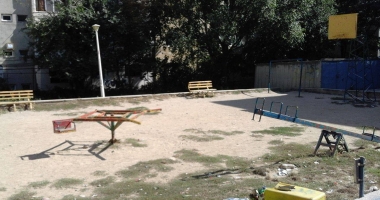 Gata cu ruginiturile! Locurile de joacă din Constanța, demolate de primărie - 2
