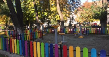 Stire din Social : Alte locuri de joacă pentru copii, amenajate la Constanța