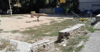 Gata cu ruginiturile! Locurile de joacă din Constanța, demolate de primărie - 6