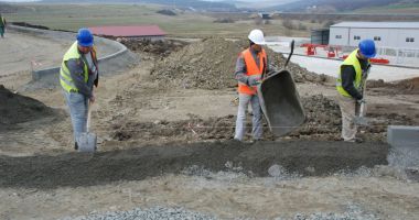 Stire din Social : Locuri de muncă pentru şomeri. Muncitorii necalificaţi, la mare căutare