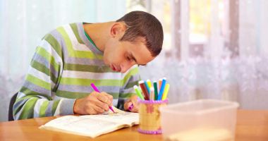 Stire din Cultură-Educație : Locuri distincte în licee pentru elevii cu cerinţe educaţionale speciale
