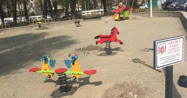 Noi locuri de joacă montate  pentru cei mici