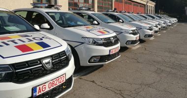 Stire din Eveniment : Logan-uri noi și motociclete BMW pentru polițiștii constănțeni