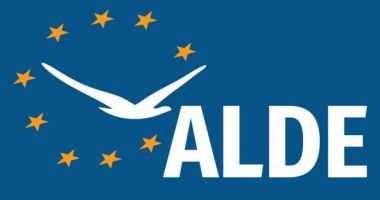 Stire din Politică-Administrație : ALDE ARE NOI MEMBRI, DUPĂ CE DOI DEPUTAȚI AU PLECAT DIN PNL ȘI PMP