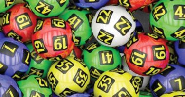 Stire din Social : Reporturi uriașe la loto
