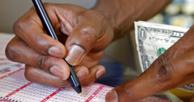 Stire din Actualitate : Premiul cel mare  la loteria americană, câștigat  de două persoane