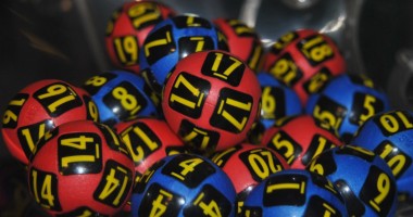 Stire din Social : Pot de peste 8,1 milioane euro la Loto 6 din 49