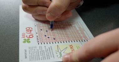 Stire din Social : Loto. Report de peste 1,6 milioane de euro la 6 din 49