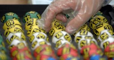 Stire din Social : Report de peste 2,3 milioane euro la categoria întâi a jocului Loto 6 din 49