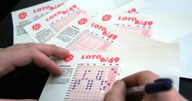 Stire din Social : Loto. Report de peste 4,23 milioane de euro la Loto 6 din 49