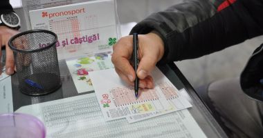 Stire din Social : Pot de trei milioane de euro la 6 din 49
