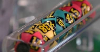 Stire din Social : LOTO. Report la 6 din 49. Iată numerele extrase