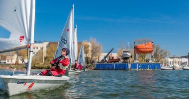 Stire din Sport : Lotul național de yachting se antrenează în condiții de top la Constanța