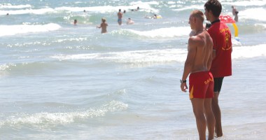 Stire din Eveniment : Tânără lovită în cap de skijet, în stațiunea Mamaia