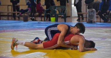 Stire din Sport : LPS Constanța a calificat o "armată"  de luptători la finala Naționalelor Școlare