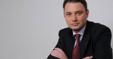 Stire din Politică-Administrație : Luca Niculescu a fost avizat ambasador la Paris