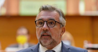 Stire din Politică-Administrație : Ministrul Culturii: ”Mare succes românesc! A doua cea mai de succes expoziție, din toate timpurile”