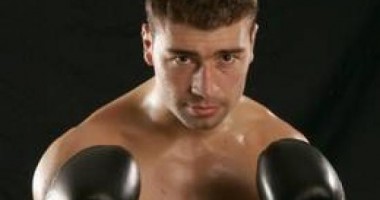 Stire din Sport : Box / A început licitația pentru mănușile lui Lucian Bute
