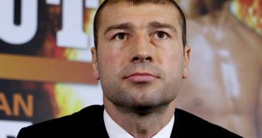 Stire din Sport : Lucian Bute  a semnat contractul  cu managerul lui Floyd Mayweather Jr.