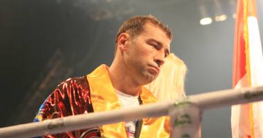 Stire din Sport : Lucian Bute revine miercuri în țară după meciul cu italianul Andrea Di Luisa