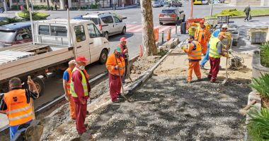 Lucrări în mai multe zone din Constanţa. Se refac trotuarele şi carosabilul