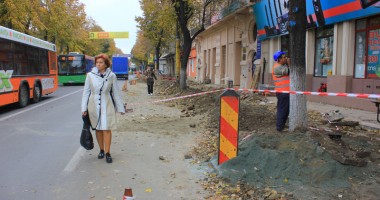 Galerie FOTO. Constanța, plină de tranșee și mormane de pământ - 3
