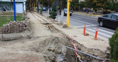 Galerie FOTO. Constanța, plină de tranșee și mormane de pământ - 5