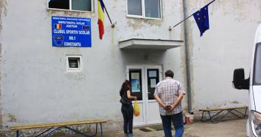 Stire din Cultură-Educație : Bani de la Guvern pentru renovarea  sălii de sport a CSS 1