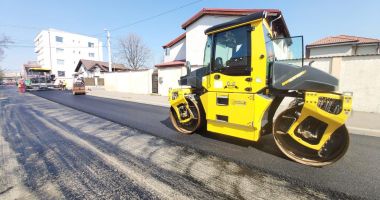 Stire din Social : Se lucrează intens pentru reabilitarea carosabilului în cartierele Constanței