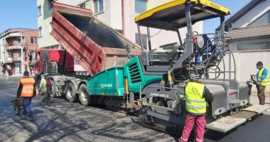 Stire din Social : Asfaltările continuă în mai multe cartiere ale Constanței