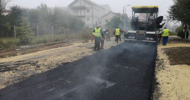 Stire din Social : Lucrări de asfaltare, în cartierul Compozitorilor