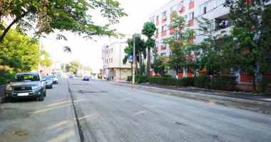 Stire din Social : Constănțeni, nu parcați autoturismele în zona în care se lucrează!