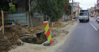 Galerie FOTO. Constanța, plină de tranșee și mormane de pământ - 7