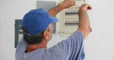 Stire din Social : Lucrări ENEL. Află aici unde se oprește curentul electric, mâine