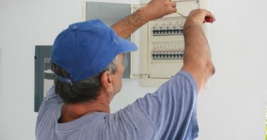 Stire din Social : Lucrări ENEL. Află aici unde se oprește curentul electric, mâine