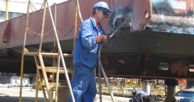 Stire din Economie : Lucrătorii calificați sunt vânați de firmele românești și străine