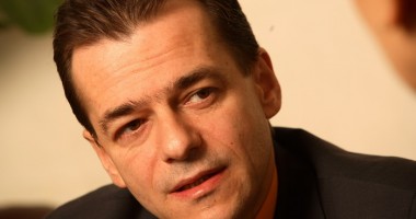 Stire din Politică-Administrație : Tensiuni în PNL. Orban: Am pierdut tot timpul pe mâna PSD. Crin: Vrei să rupem alianța?