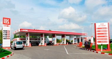 Stire din Economie : Lukoil își reia activitatea