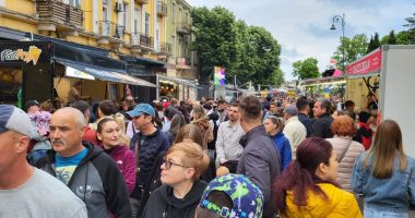 FOTO / Noaptea Muzeelor i-a scos pe constănțeni din case! Cozile de la burgeri, mai mari decât cele de la instituțiile culturale - 10