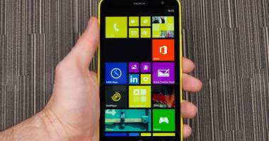 Stire din Tehnologie : Telefoanele IEFTINE de la Microsoft revin cu ecran mare