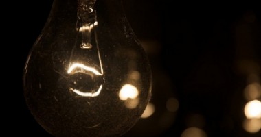 Stire din Eveniment : Faleza din Eforie, lăsată fără iluminat public de un hoț