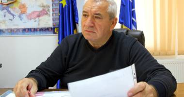 Stire din Politică-Administrație : Proiecte blocate de lipsa banilor, la Lumina. Singura speranță, rectificarea bugetară!
