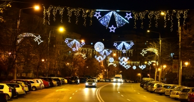 Sărbători de vis la Constanța. Mii de luminițe, brad uriaș în Parcul Tăbăcărie și cadouri speciale pentru toți copiii - 3