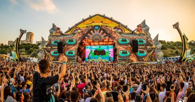 Stire din Cultură-Educație : Luna îndrăgostiților, cu prețuri speciale la festivalul Neversea 2020