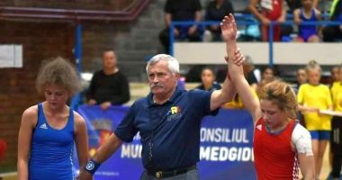 Luptătoarea Gabriela Prodan, felicitată de primarul Mariana Gâju