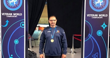 Stire din Sport : Lupte fără limită de vârstă! Medaliat la Mondialele de veterani