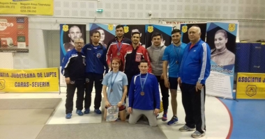 Stire din Sport : Luptătorii constănțeni s-au întors victorioși de la Campionatul Național