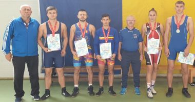 Stire din Sport : Luptătorii constănțeni au luat cu asalt podiumul la Naționalele de la Covasna