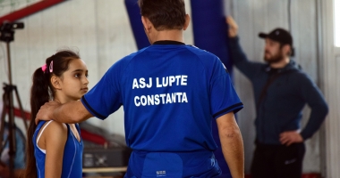 Luptătorii au cinstit memoria antrenorului emerit Ioan Bărbătei - 15